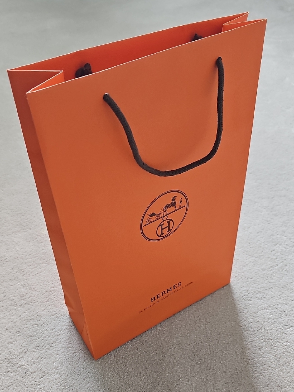 Hermes medium paper shopping bags